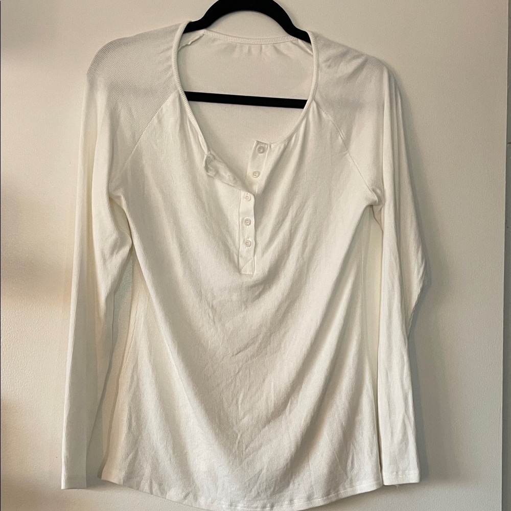 Women's Long Sleeve Henley Top| White| Medium| EUC
